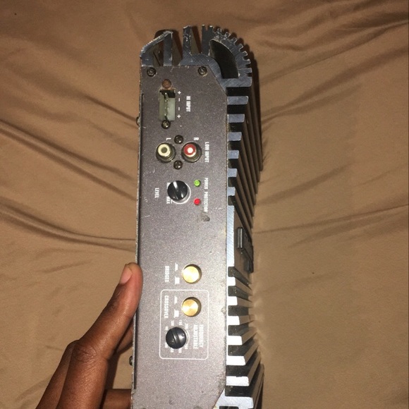 Amp - Picture 2 of 2